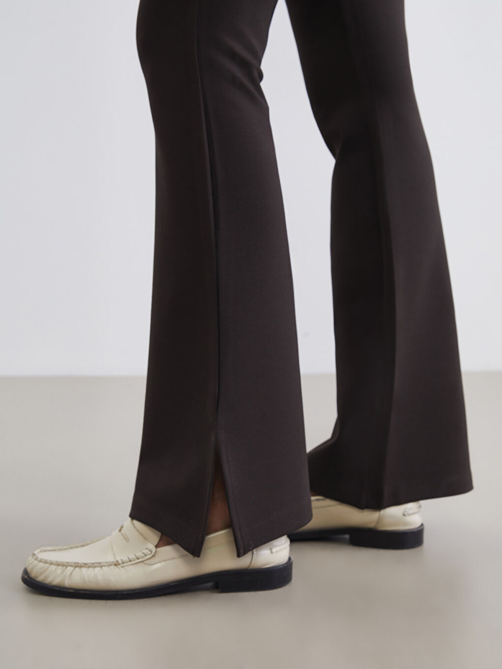 Kahverengi Beli Lastikli İspanyol Paça Kadın Pantolon-2