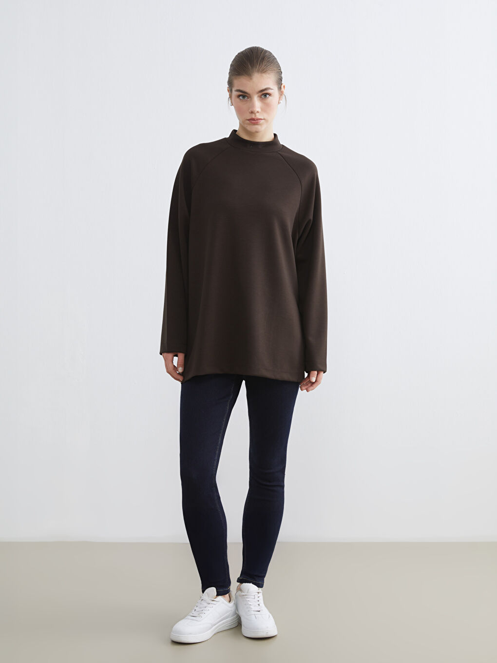 Kahverengi Dik Yaka Oversize Kadın Sweatshirt Tunik-1