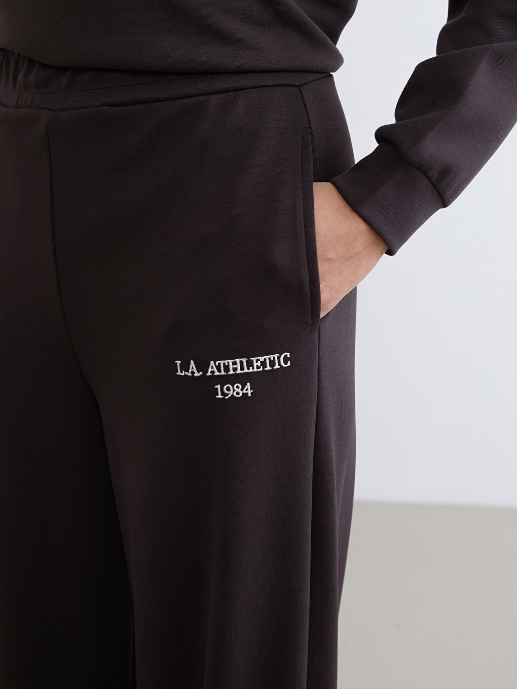 LA Athletic Women's Embroidered Sweatpants-2