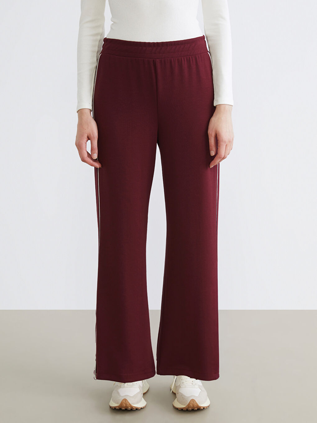 Elasticated Waist Wide Leg Women's Sweatpants-1