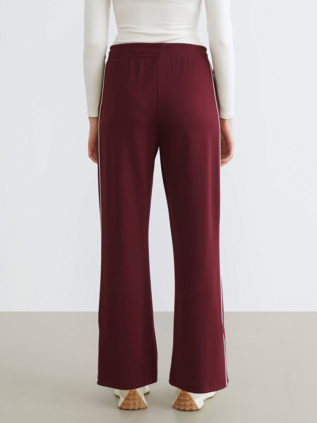 Elasticated Waist Wide Leg Women's Sweatpants-3