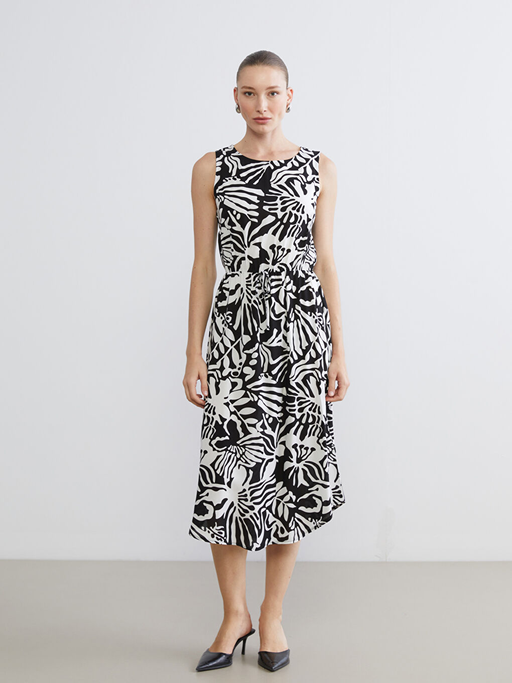 Crew Neck Patterned Fitted Waist Dress