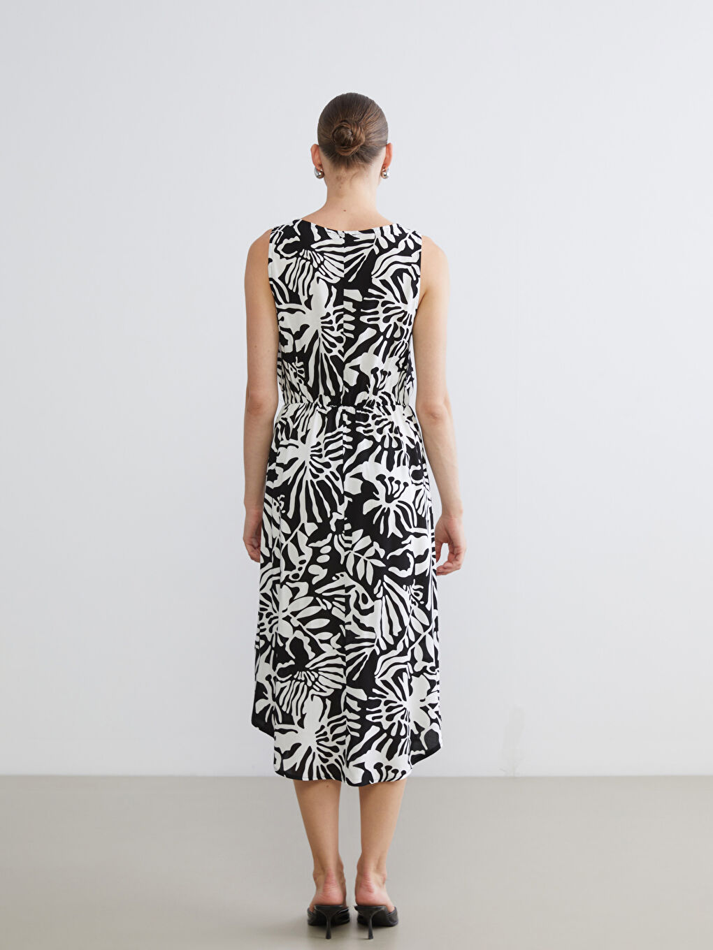 Crew Neck Patterned Fitted Waist Dress-3