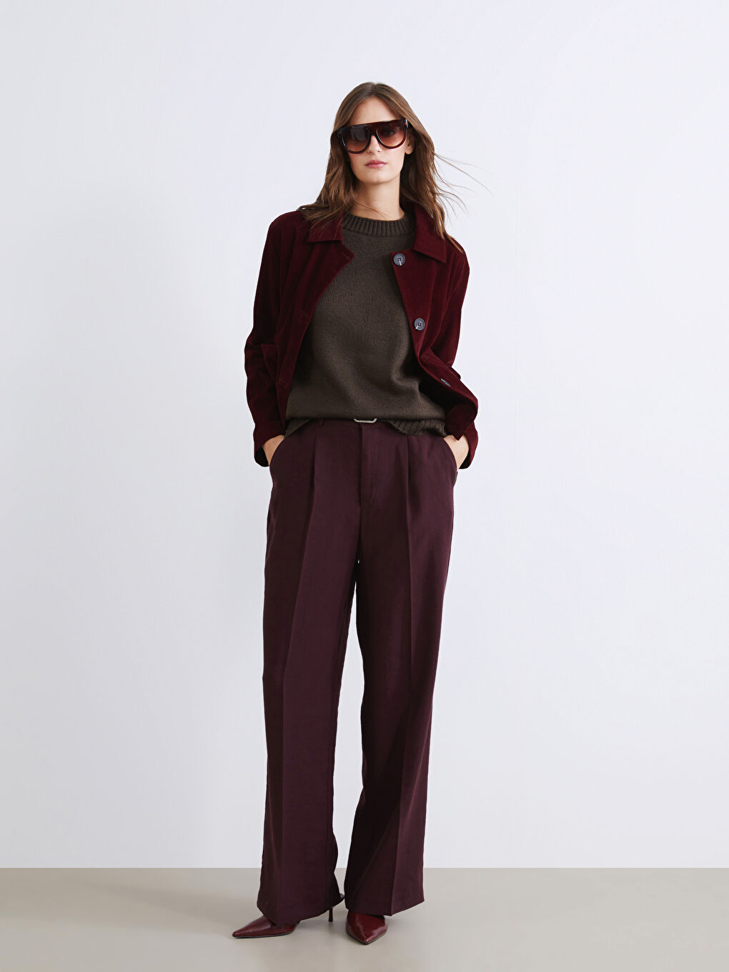 Mürdüm Standart Fit Kadın Pileli Pantolon