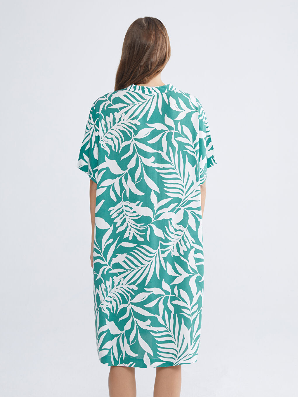 Yeşil Kaçık Yaka Desenli Kadın Elbise-3