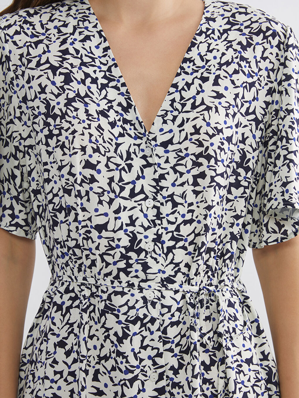 Lacivert V Yaka Çiçekli Belden Oturtmalı Elbise-2