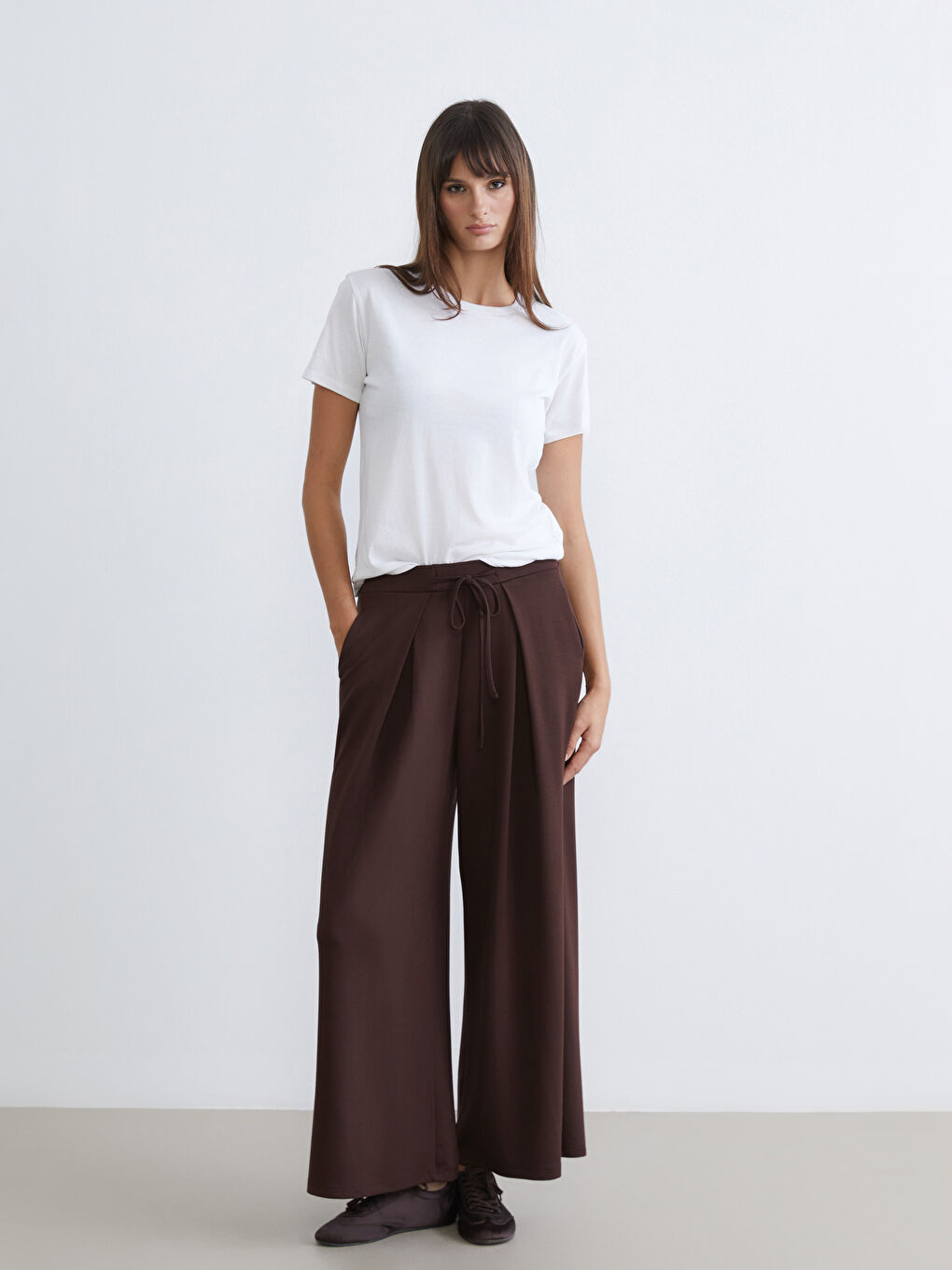 Kahverengi Beli Lastikli Geniş Paça Kadın Pileli Pantolon