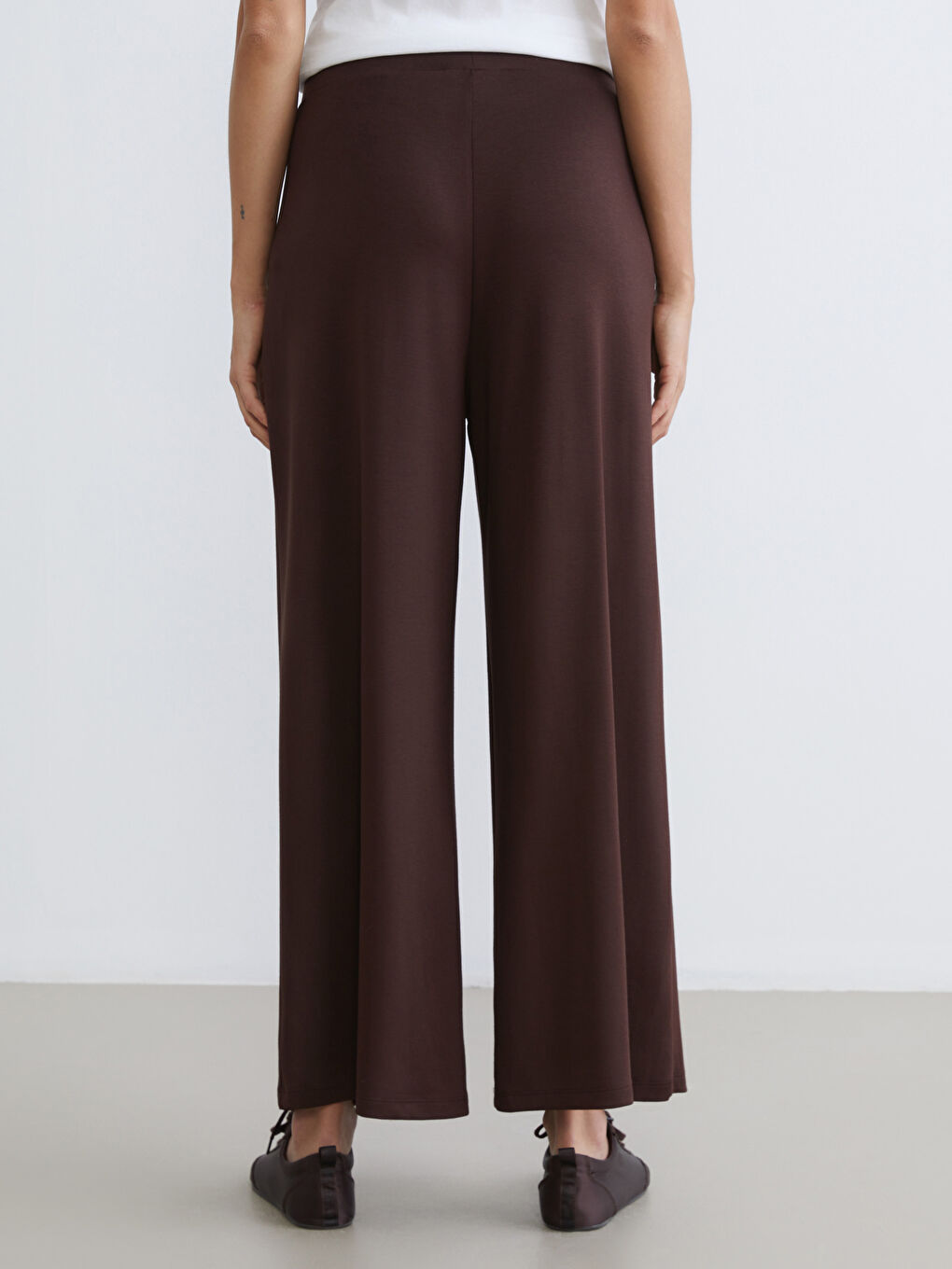 Kahverengi Beli Lastikli Geniş Paça Kadın Pileli Pantolon-3