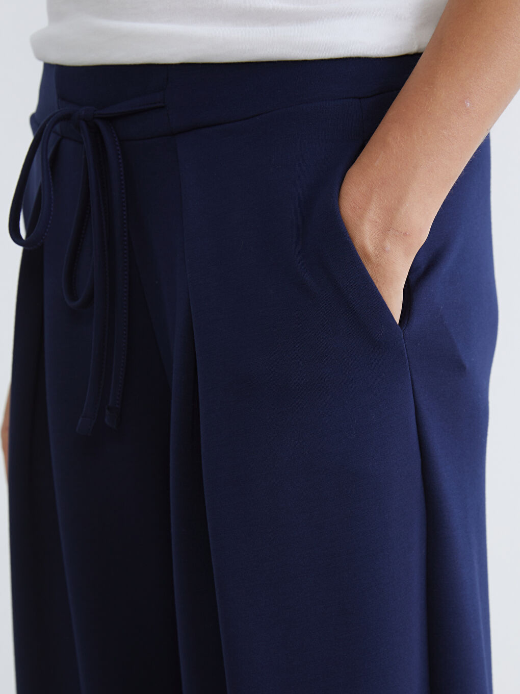 Lacivert Beli Lastikli Geniş Paça Kadın Pileli Pantolon-2