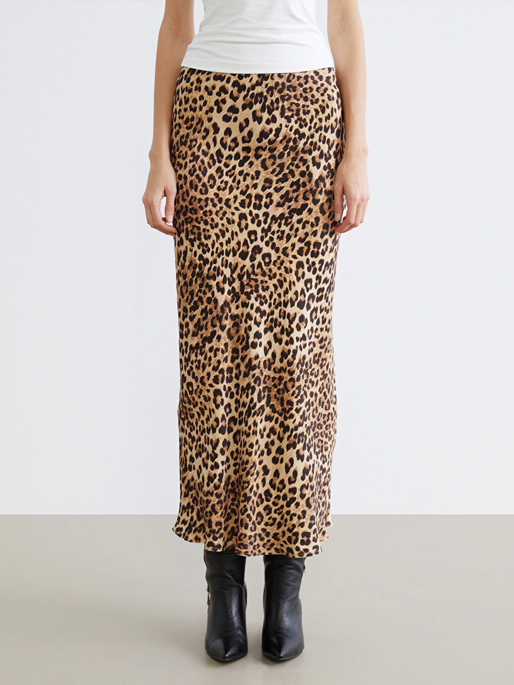 Kahverengi Beli Lastikli Leopar Desenli A Kesim Saten Etek-1