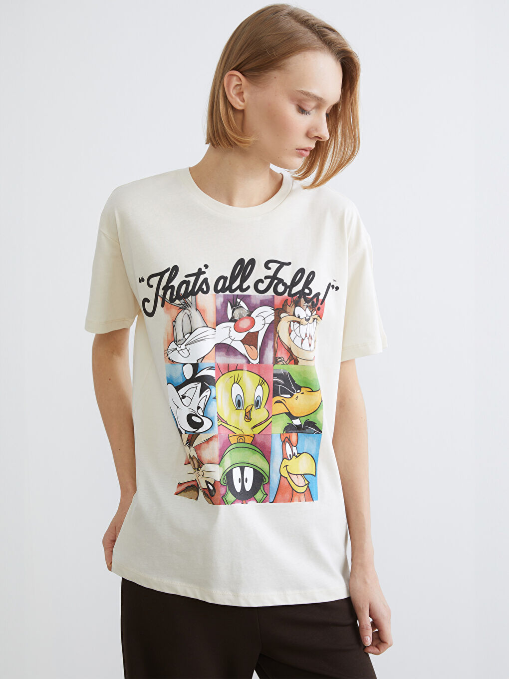 Bej Bisiklet Yaka Looney Tunes Baskılı Kadın Tişört