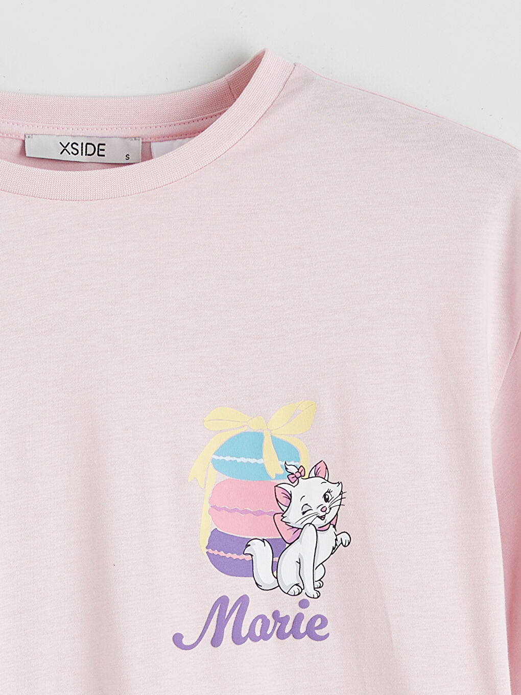 Тениска с кръгло деколте и отпечатани Аристокотки за жени-5