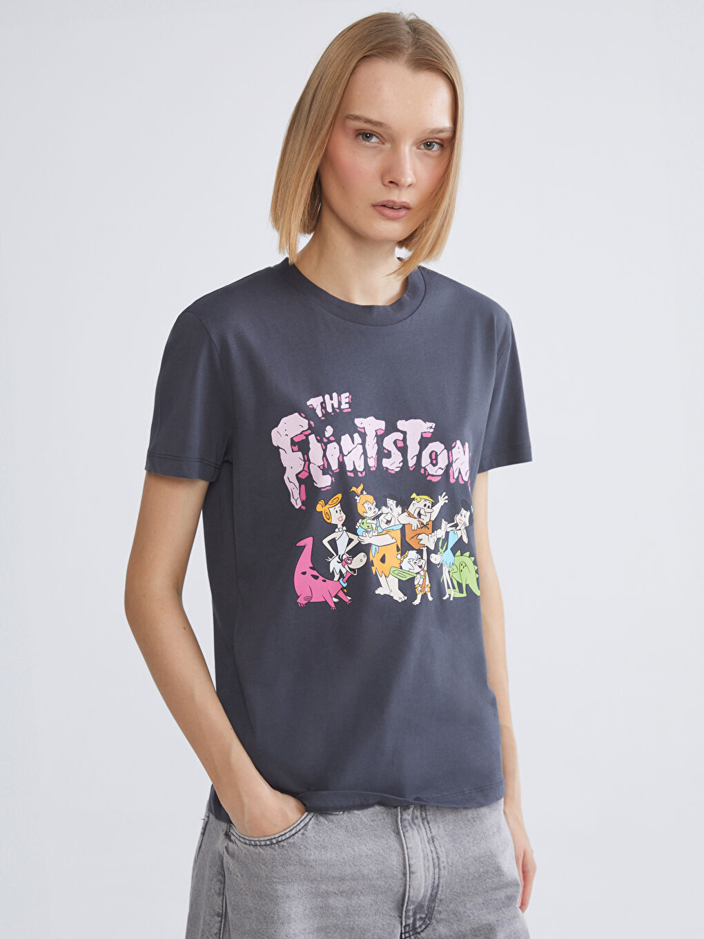 Antrasit Bisiklet Yaka Taş Devri Baskılı Kadın Tişört