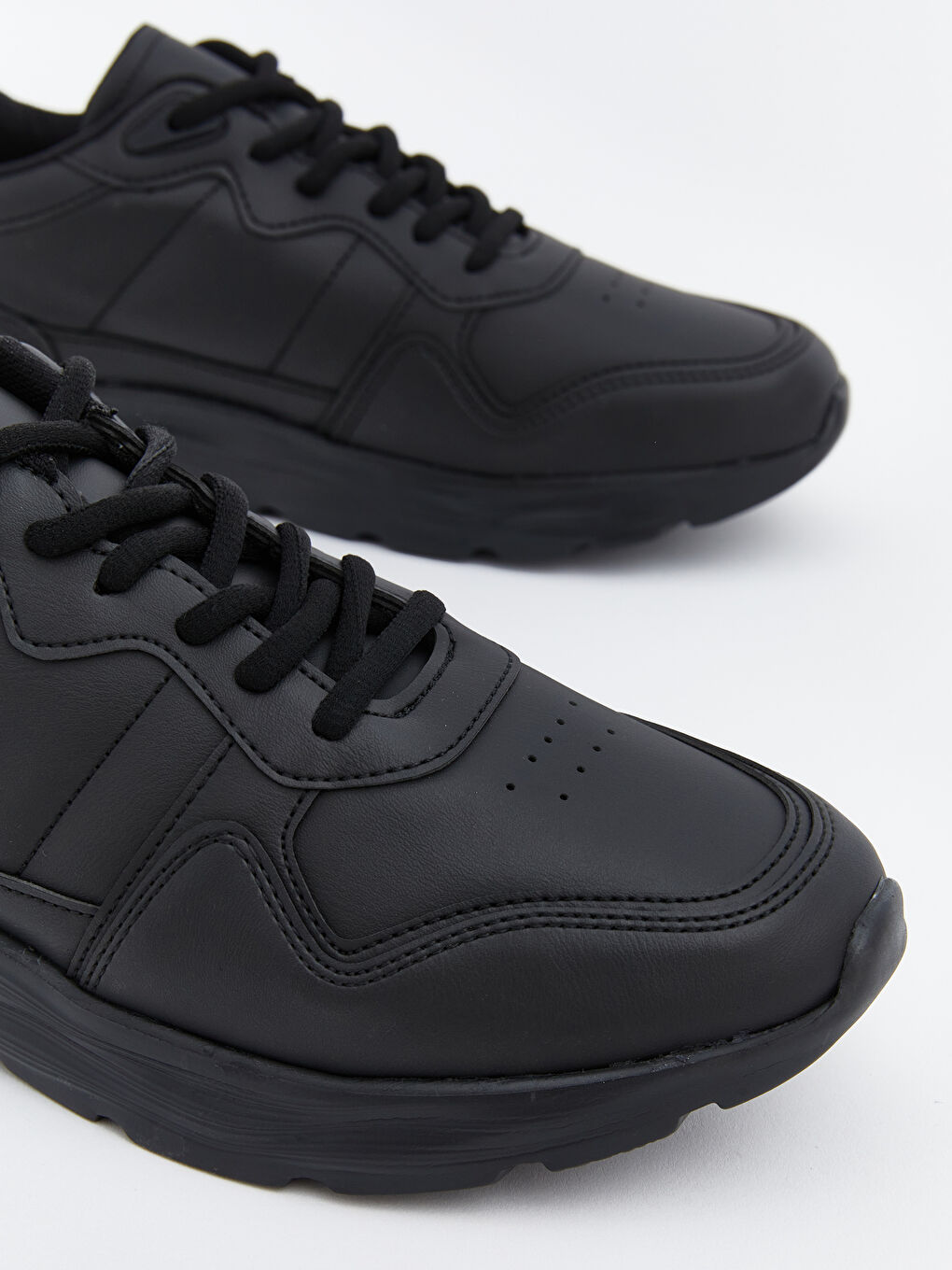 Siyah Deri Görünümlü Erkek Spor Ayakkabı-2