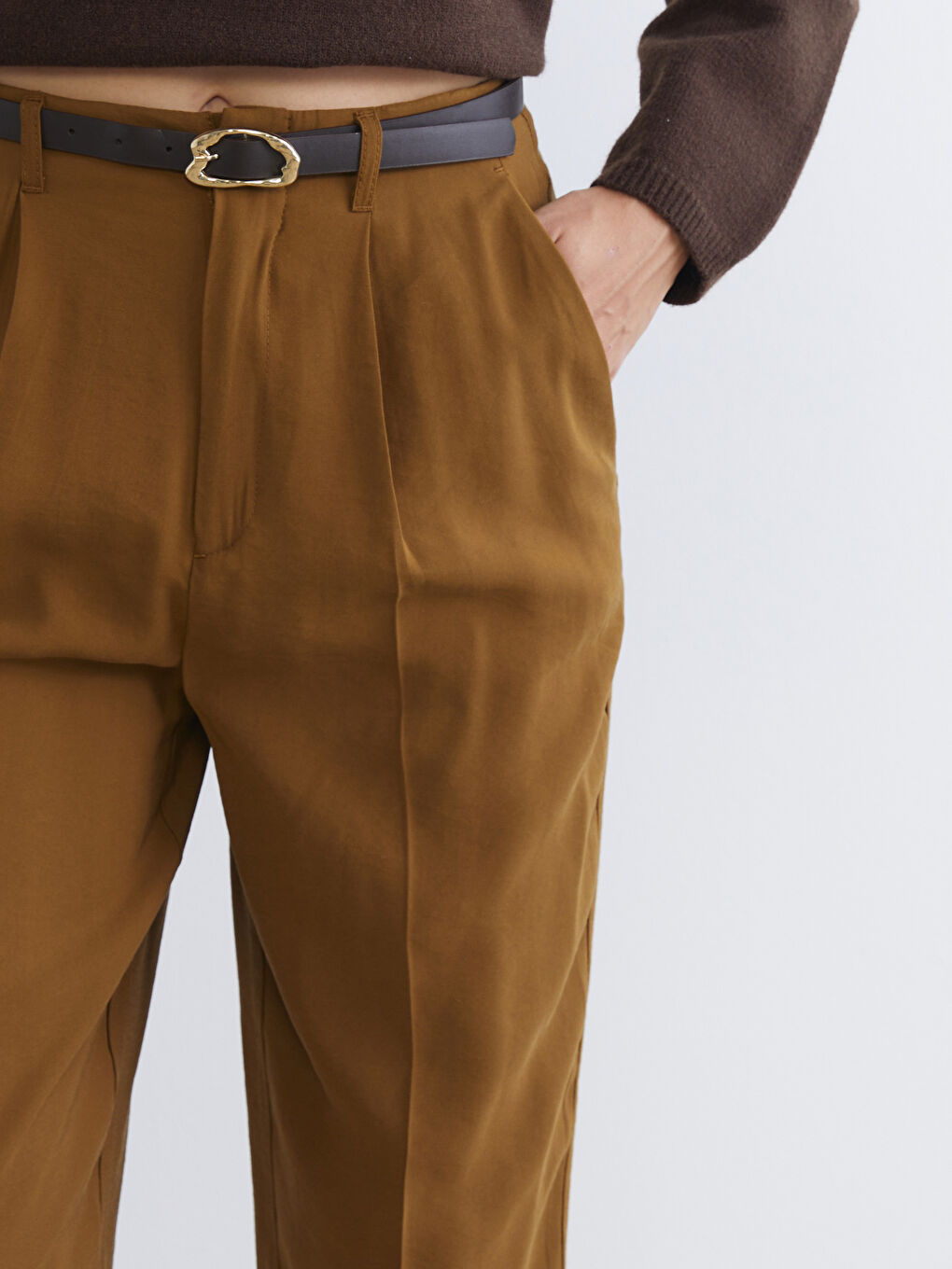 Kahverengi Beli Kemerli Loose Fit Kadın Pileli Pantolon-2