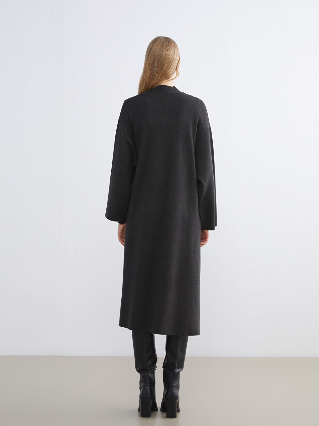 سترة تريكو نساء أوفرسايز بسيطة بياقة شال-3