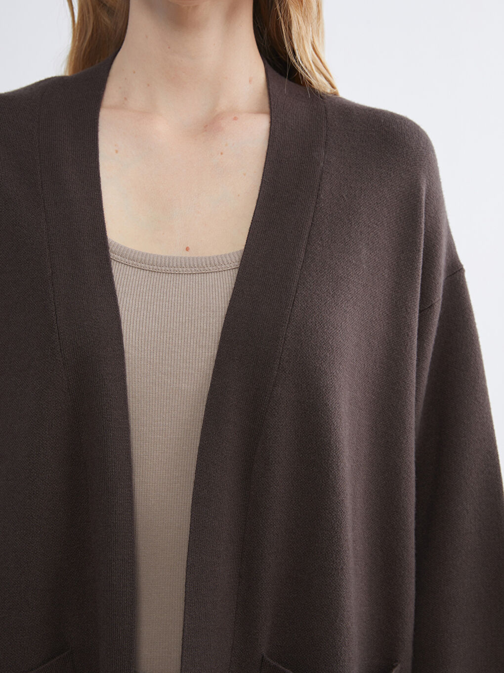 سترة تريكو نساء أوفرسايز بسيطة بياقة شال-2