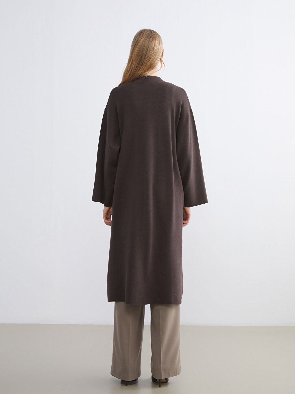 سترة تريكو نساء أوفرسايز بسيطة بياقة شال-3