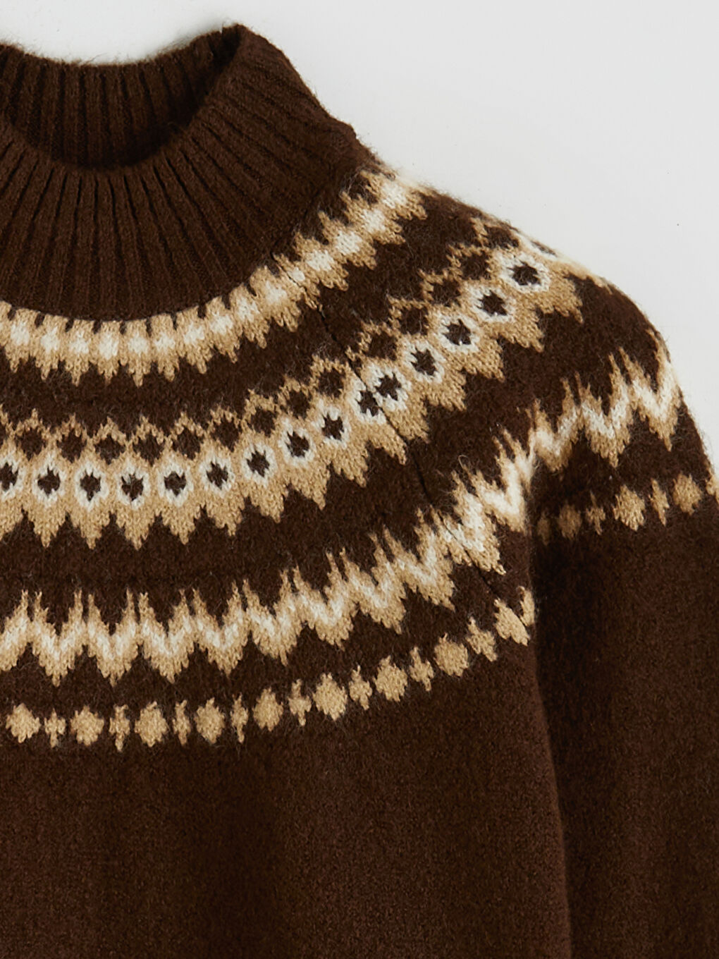 ქალი ყავისფერი სვიტერი-5