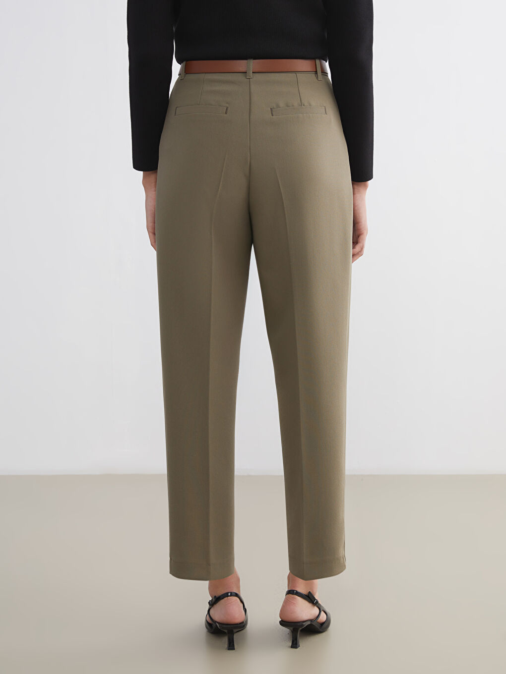 Әйелдерге арналған бүрмелі белдікпен жоғары бел сәбіз тәрізді пішім шалбар-8