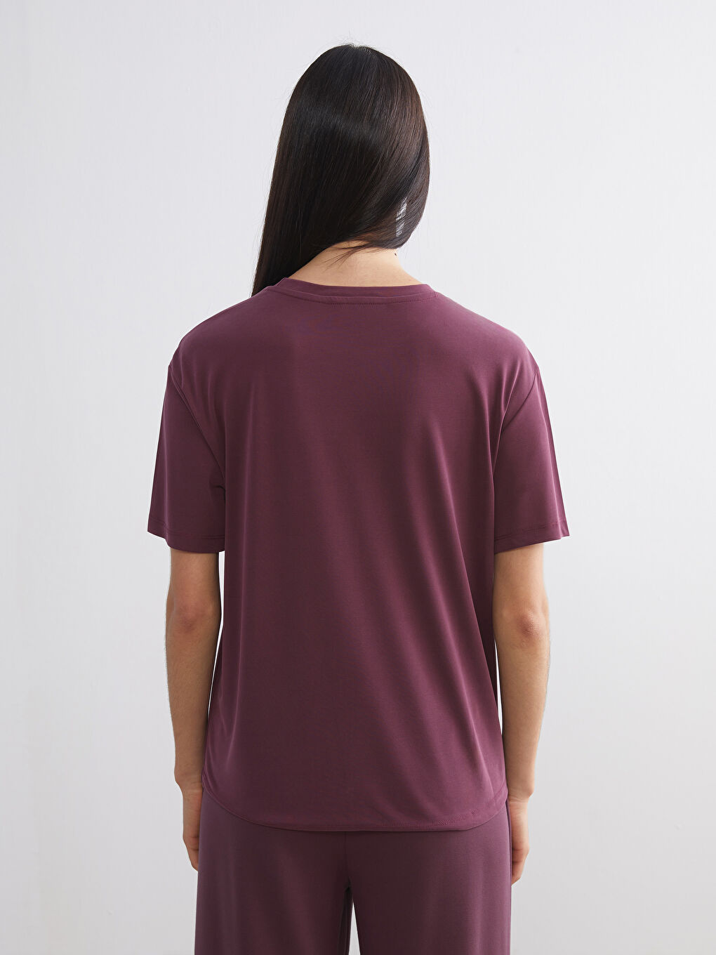 Bordo Bisiklet Yaka Modal Karışımlı Kadın Tişört-3