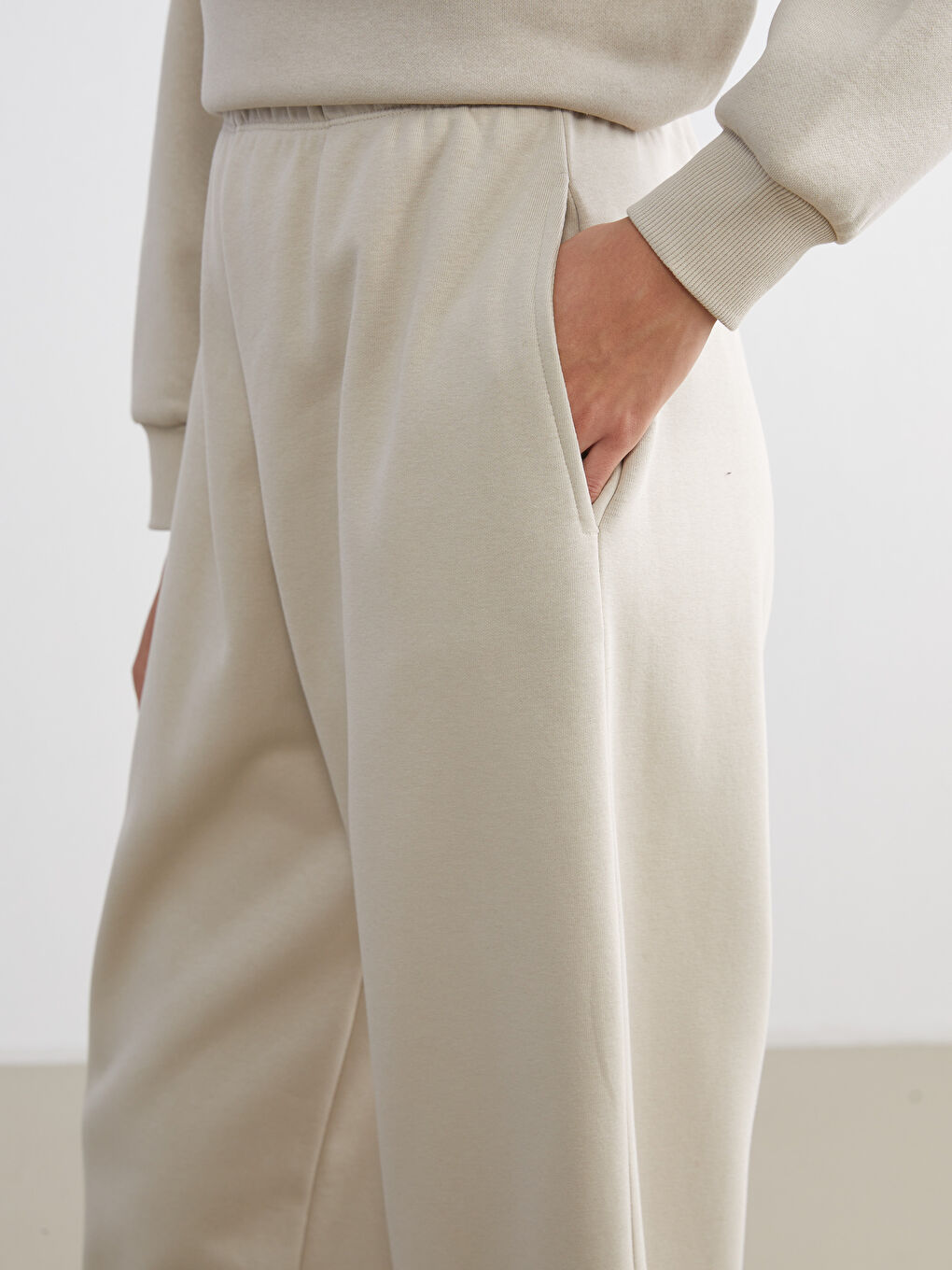 Bej Beli Lastikli Kadın Kalın Eşofman Altı-2