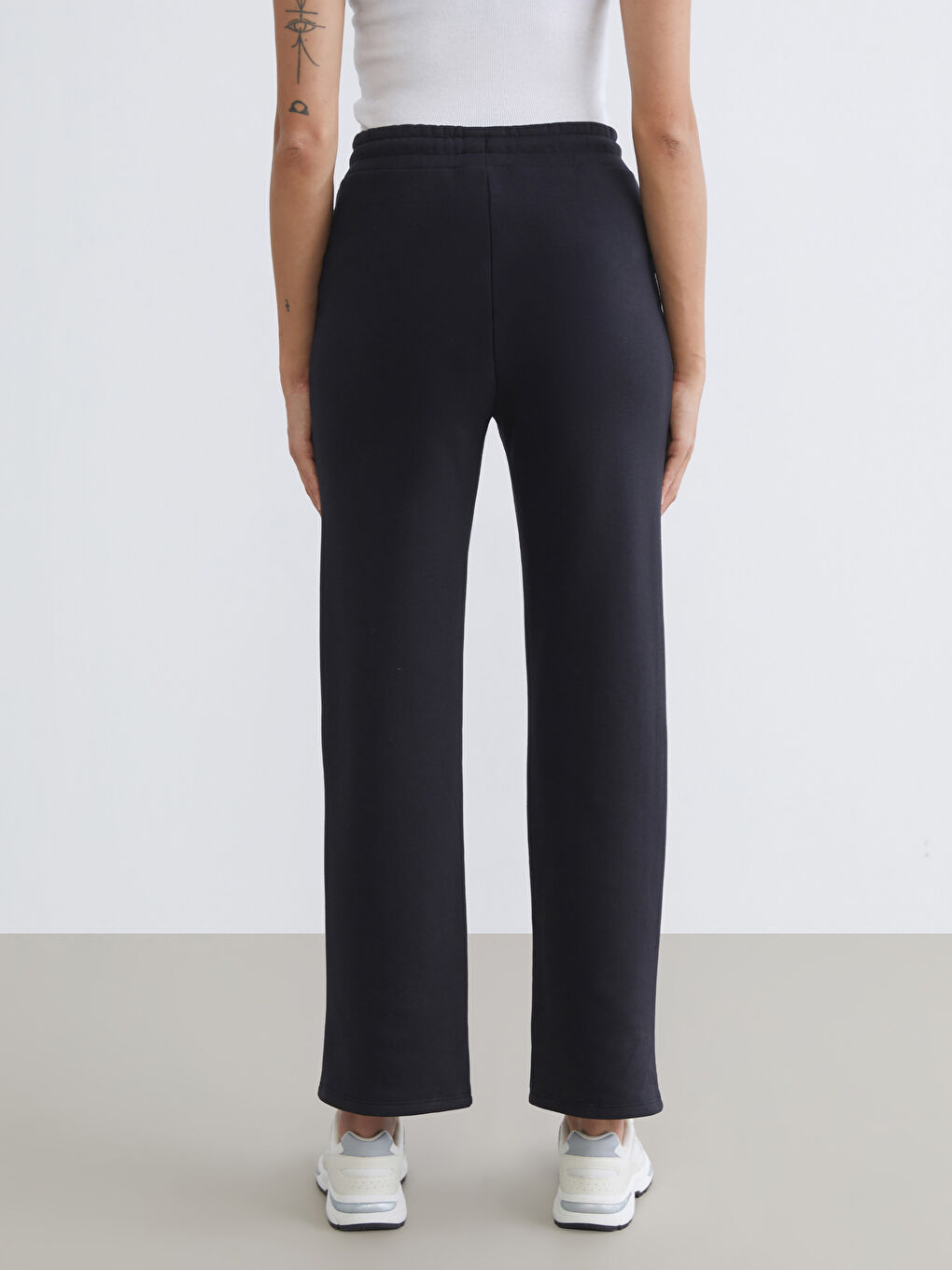 Siyah Beli Lastikli Geniş Paça Kadın Kalın Eşofman Altı-3