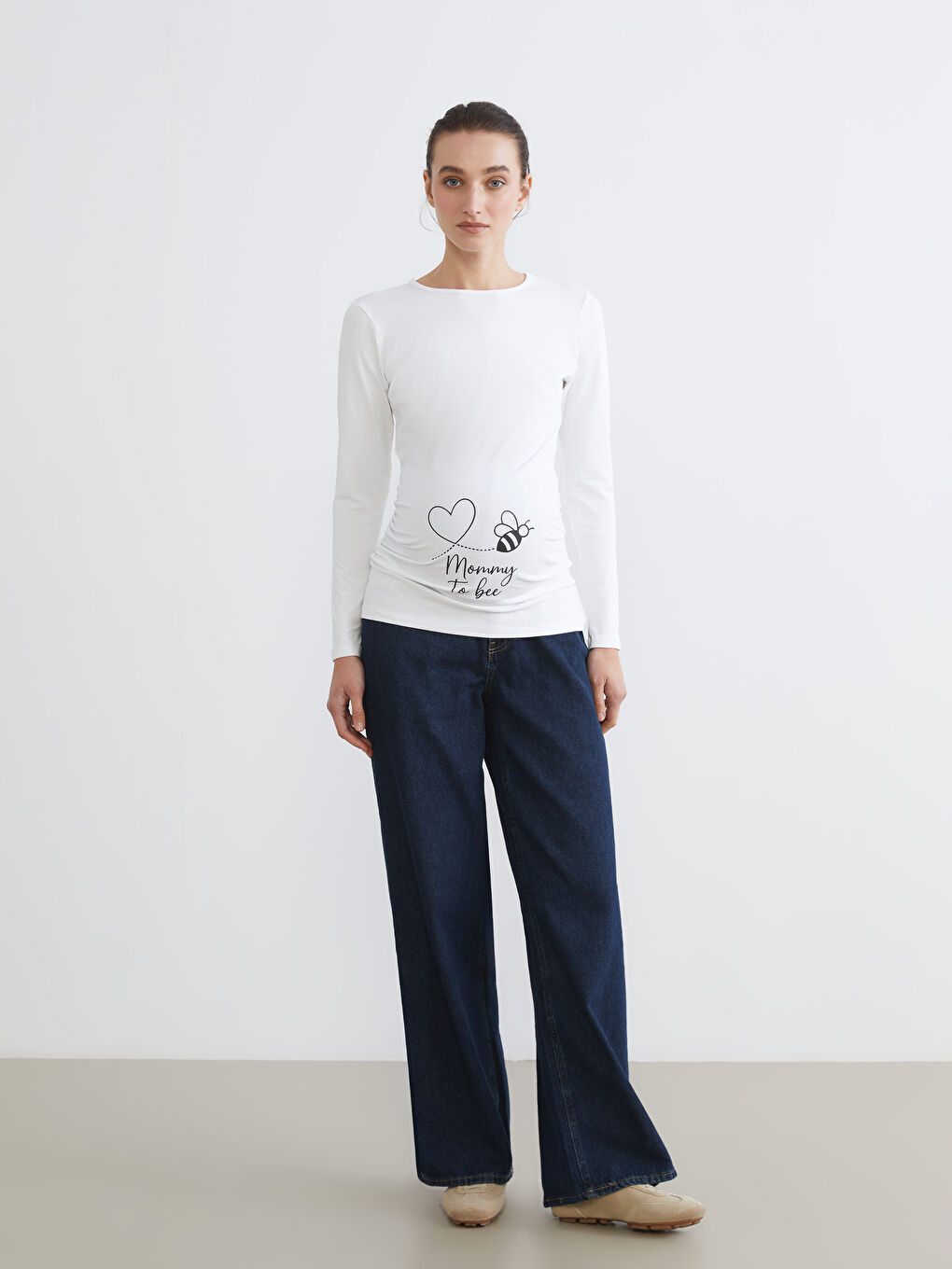 Beyaz Bisiklet Yaka Baskılı Kadın Tişört-1