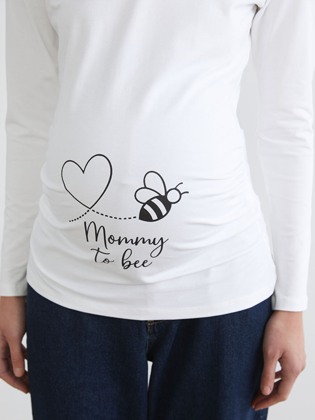 Beyaz Bisiklet Yaka Baskılı Kadın Tişört-2