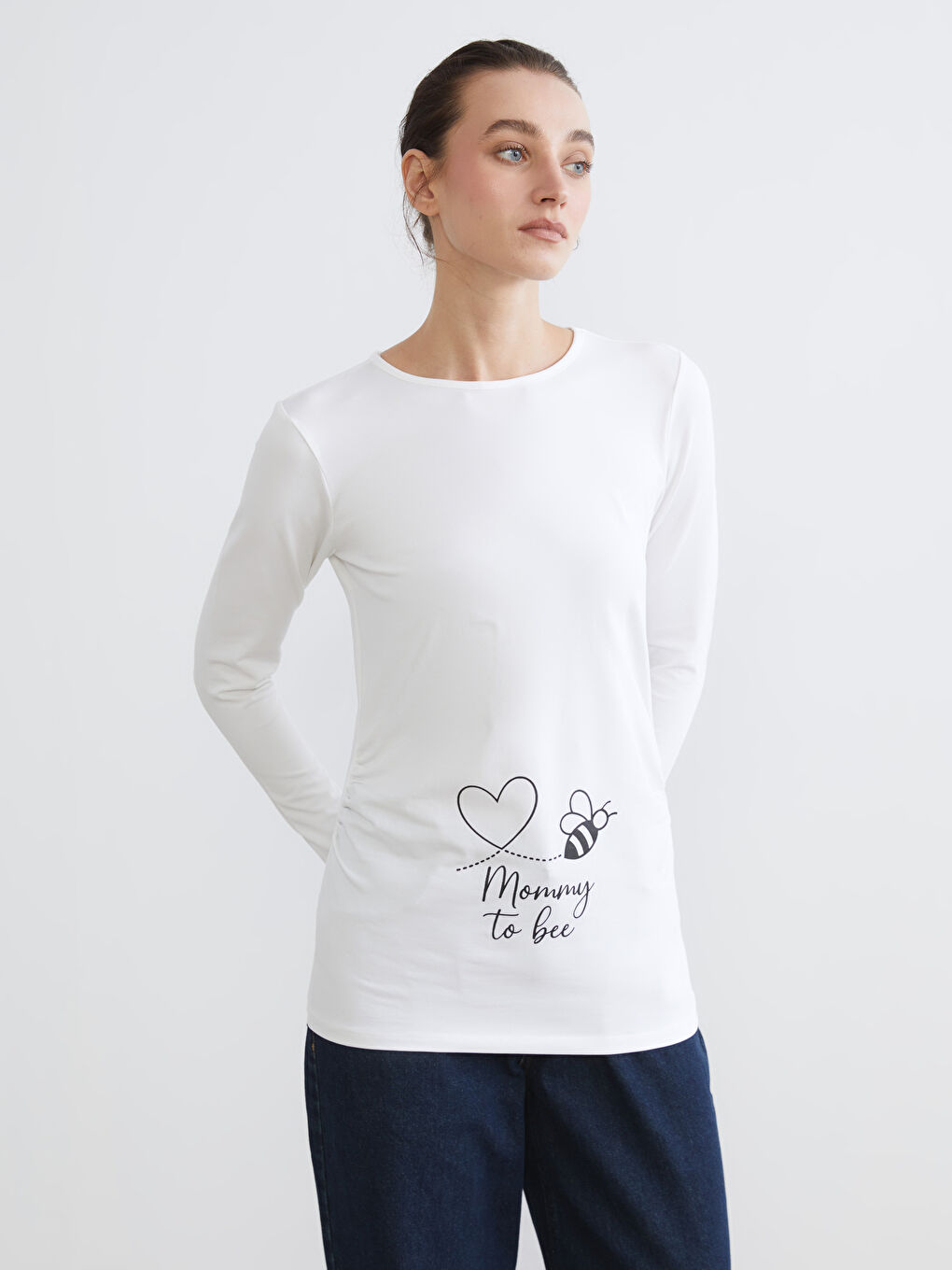 Beyaz Bisiklet Yaka Baskılı Kadın Tişört-3