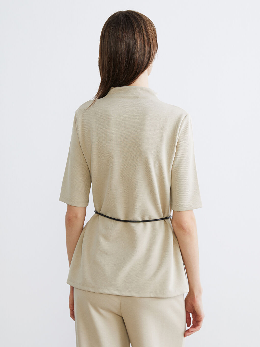 Bej Dik Yaka Beli Kemerli Bluz-3