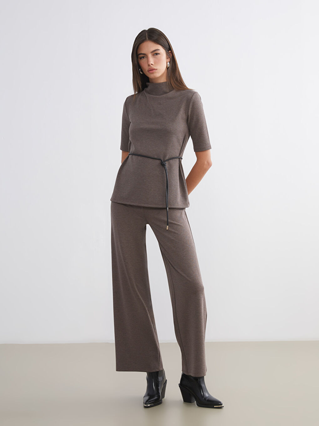 Kahverengi Dik Yaka Beli Kemerli Bluz-1