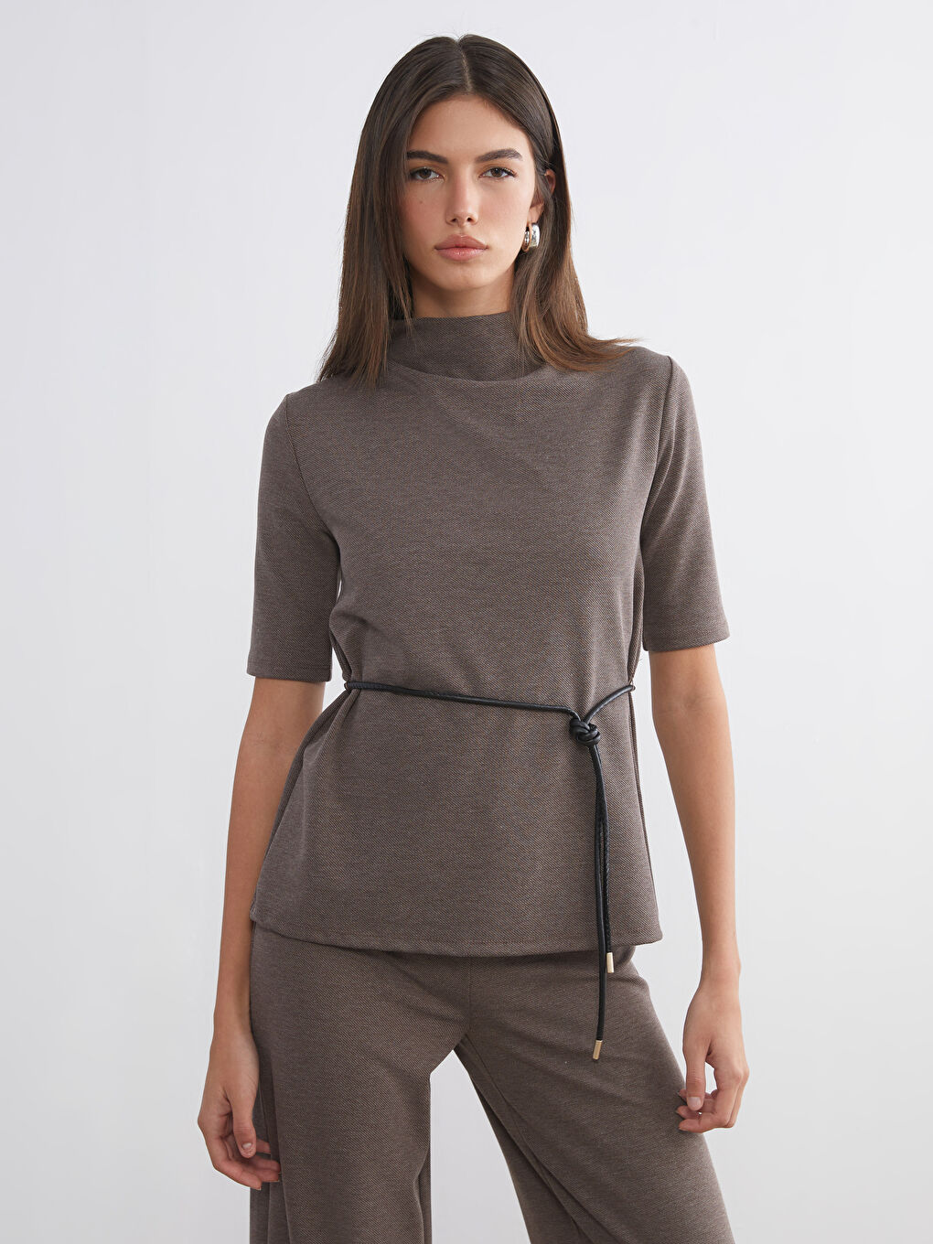 Kahverengi Dik Yaka Beli Kemerli Bluz-2