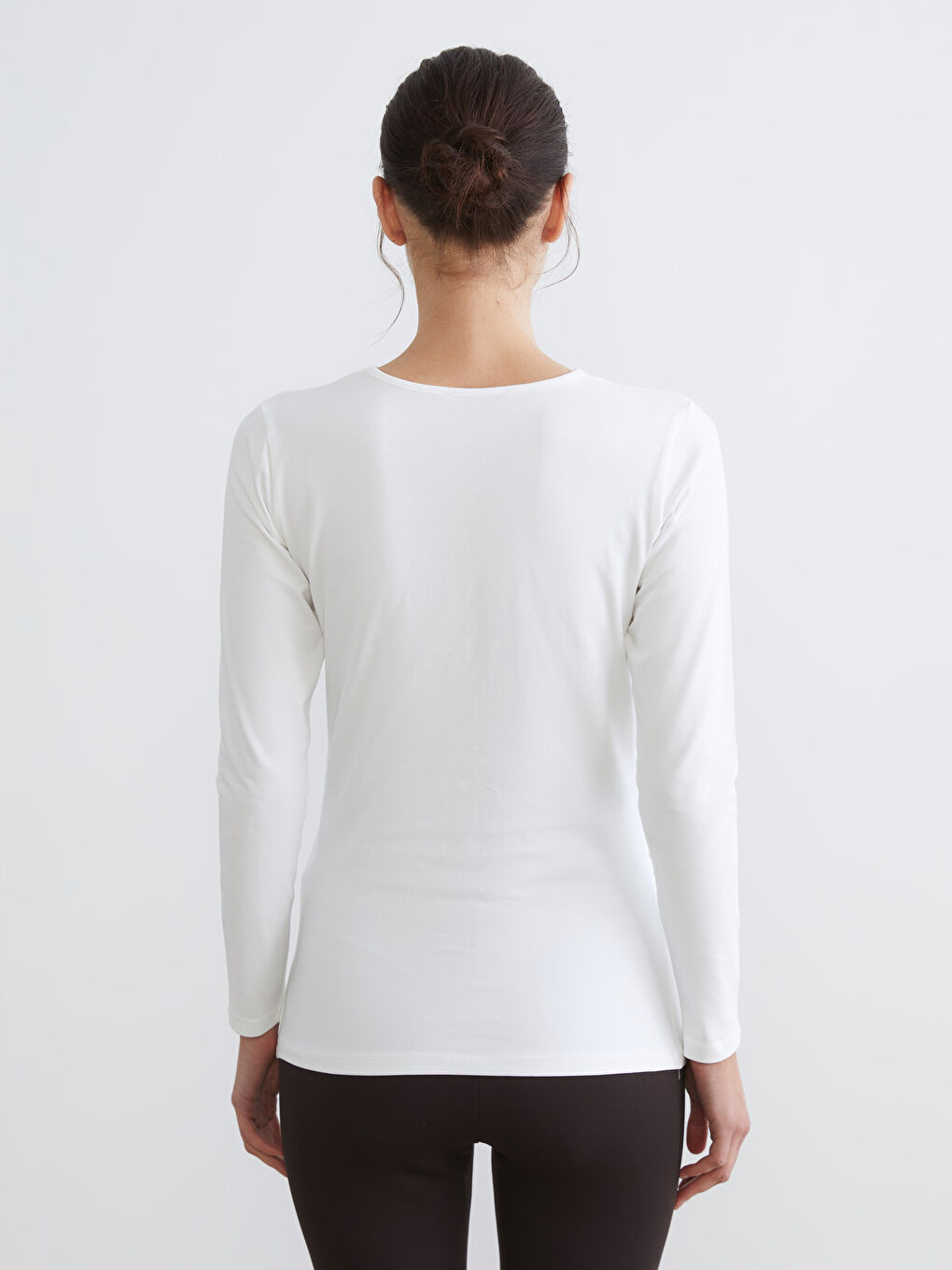 Ženska majica sa printom i okruglim izrezom-4