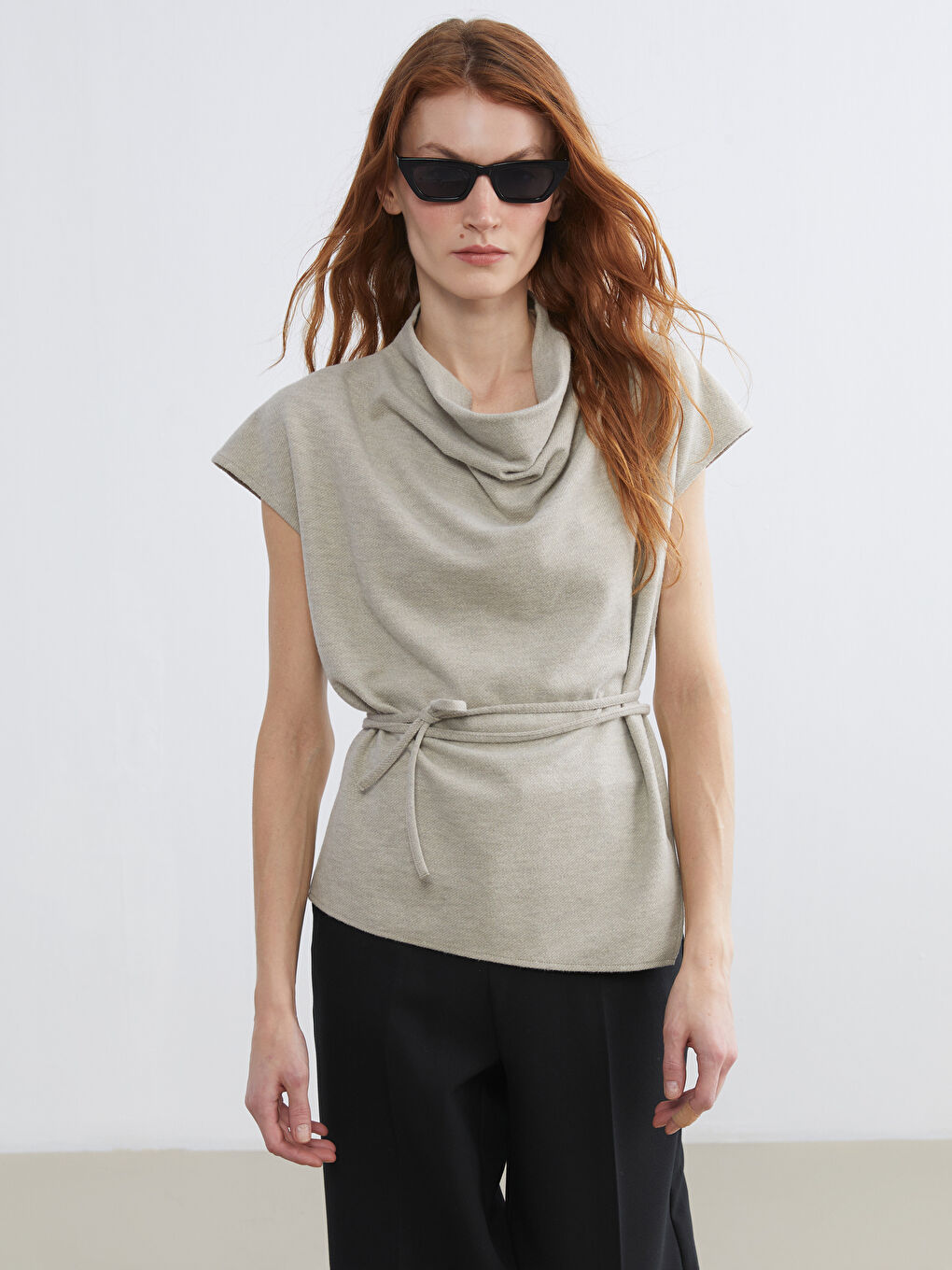 Bej Dökümlü Yaka Bluz