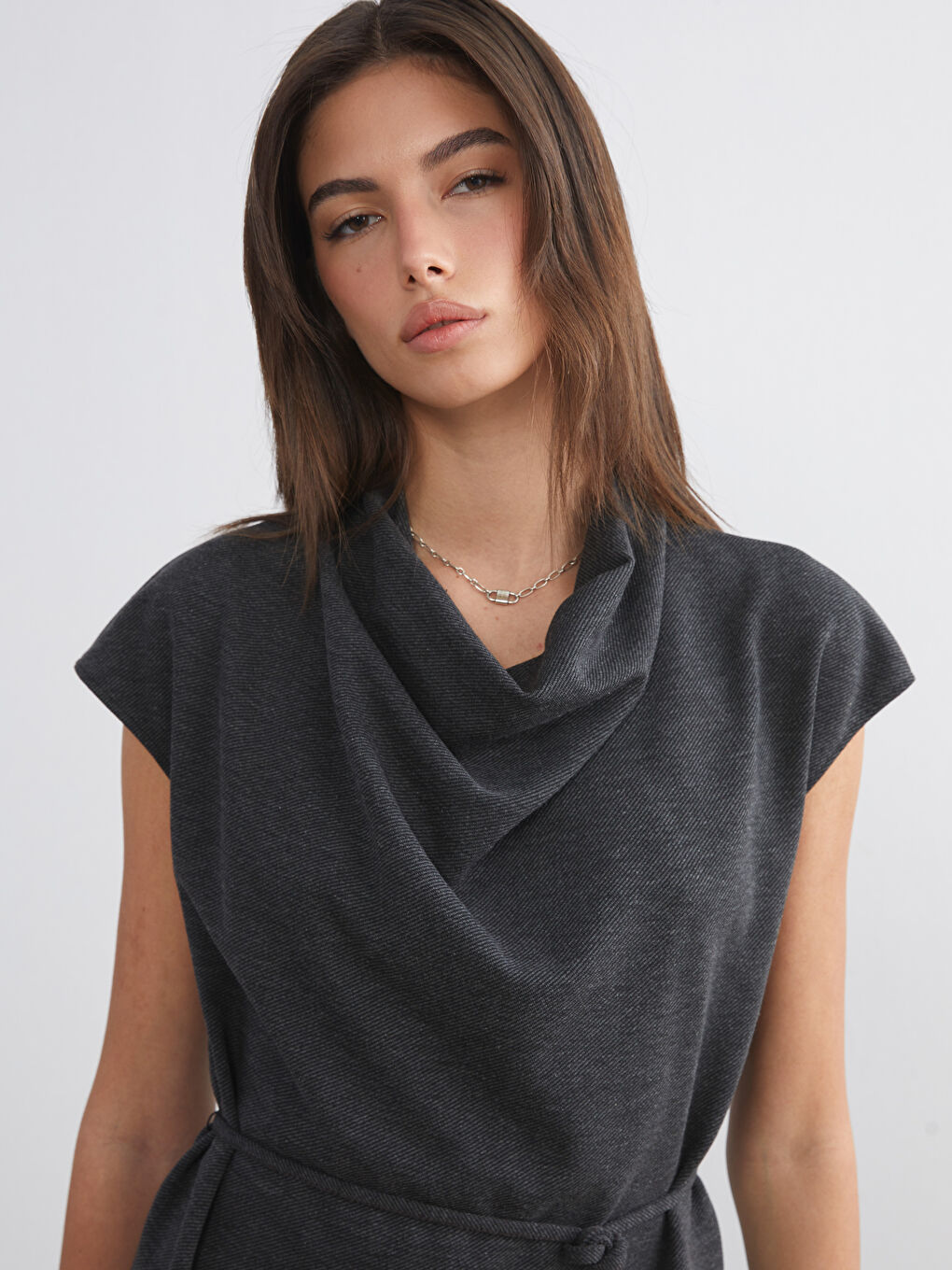 Antrasit Dökümlü Yaka Bluz-2