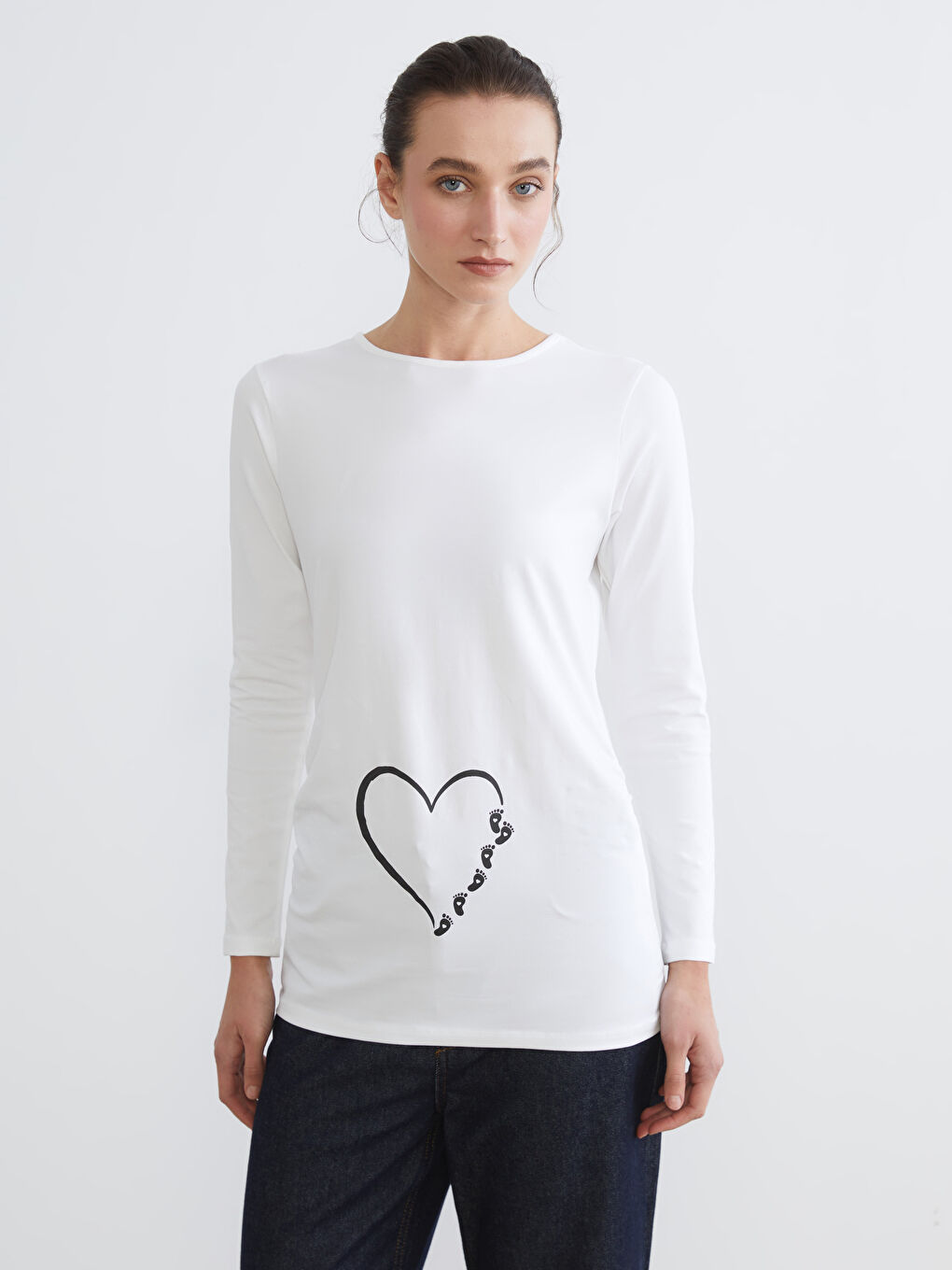 Beyaz Bisiklet Yaka Baskılı Kadın Tişört-3