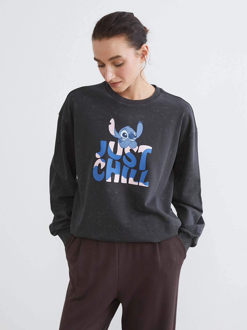 Gri Stitch Baskılı Oversize Kadın Sweatshirt