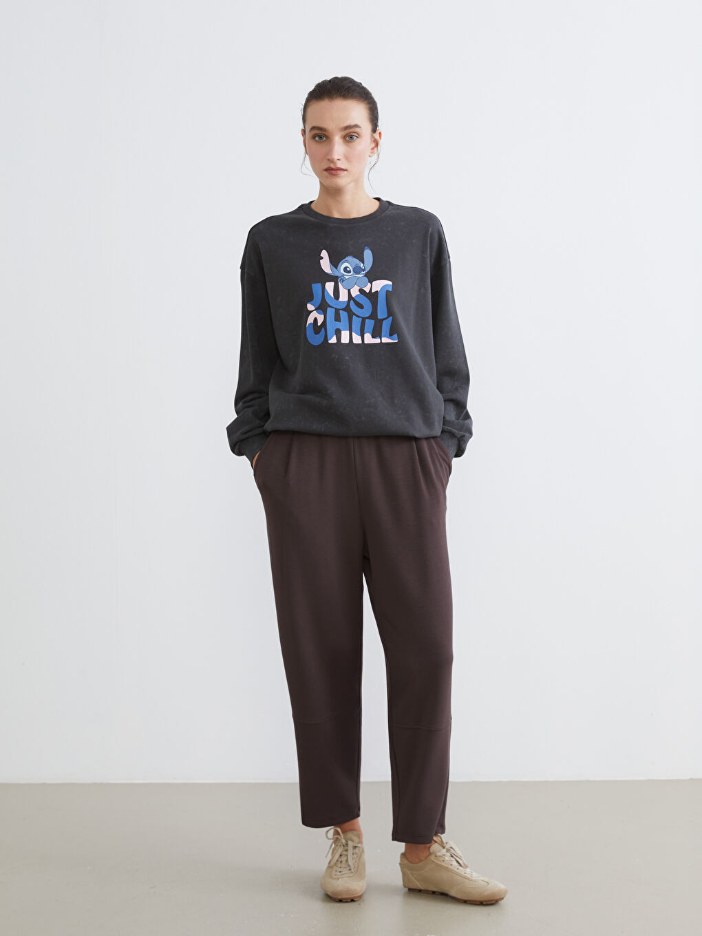 Gri Stitch Baskılı Oversize Kadın Sweatshirt-1