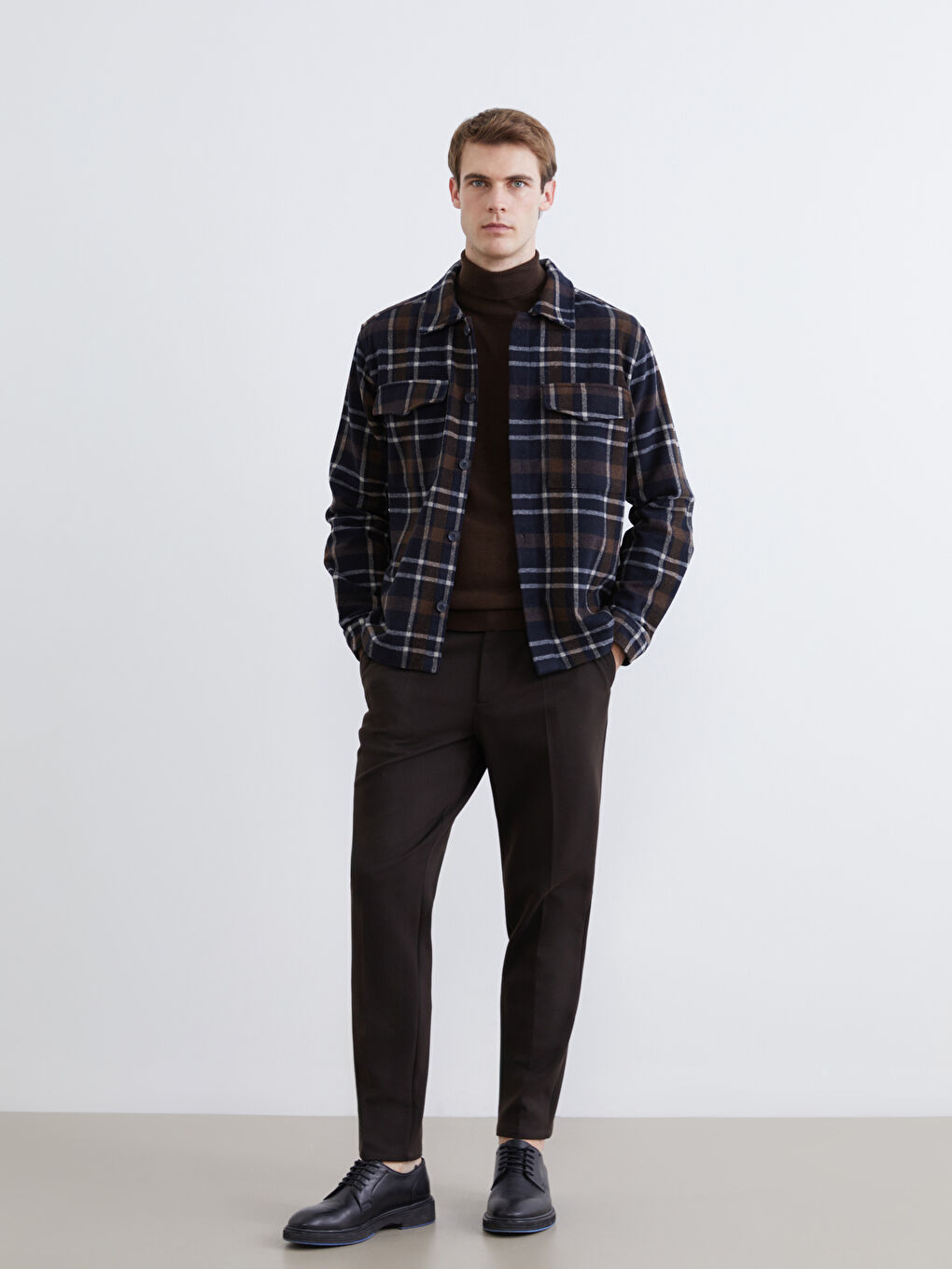 Standard Fit Twill Men's Trousers