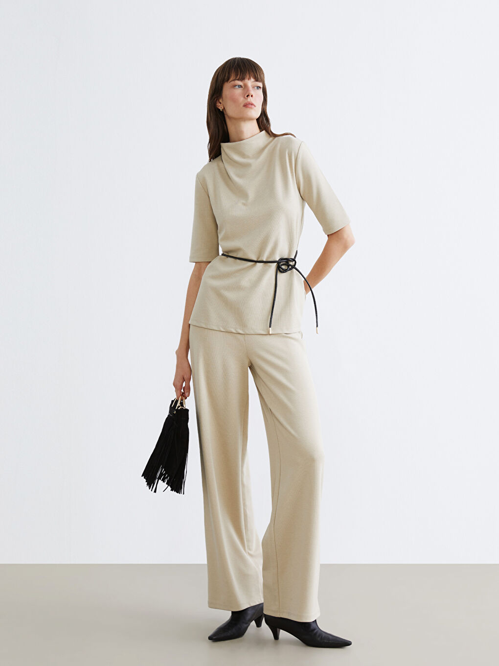 Bej Beli Lastikli Geniş Paça Kadın Eşofman Altı