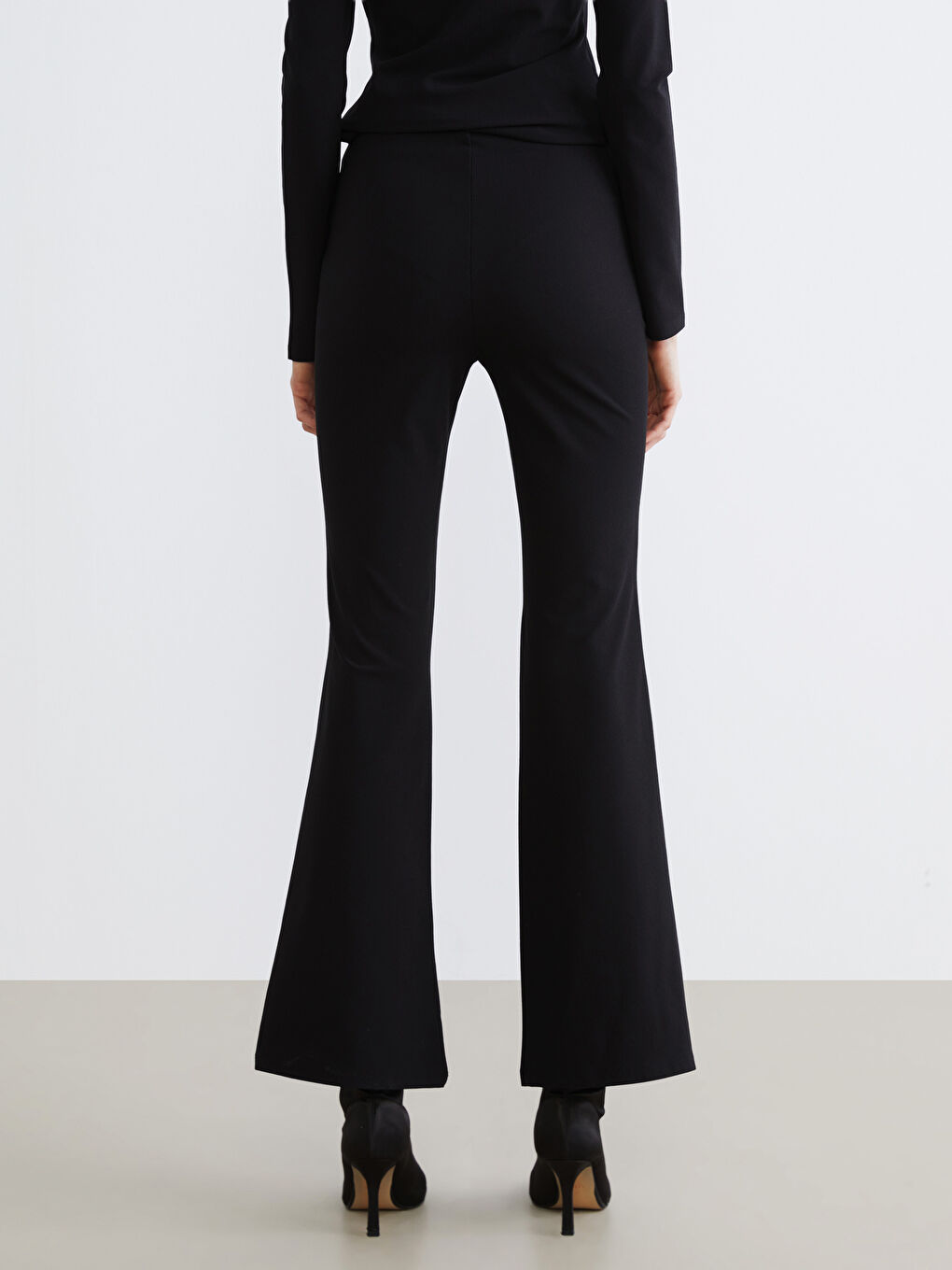 Siyah Yüksek Bel İspanyol Paça Kadın Tayt Pantolon-3
