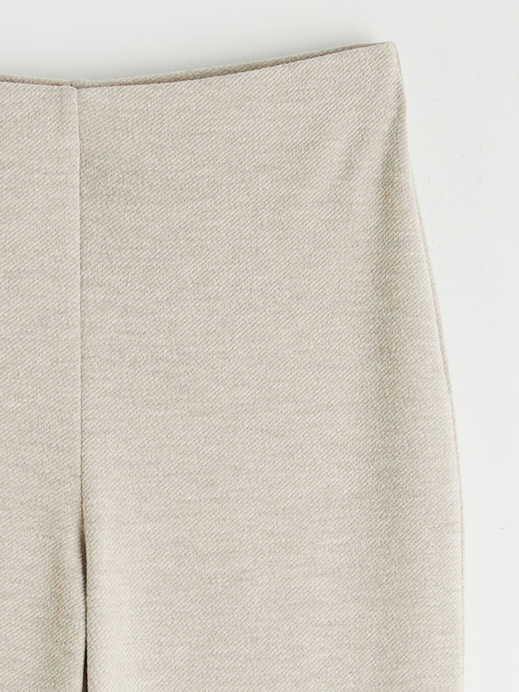 Bej Beli Lastikli İspanyol Paça Kadın Pantolon-1