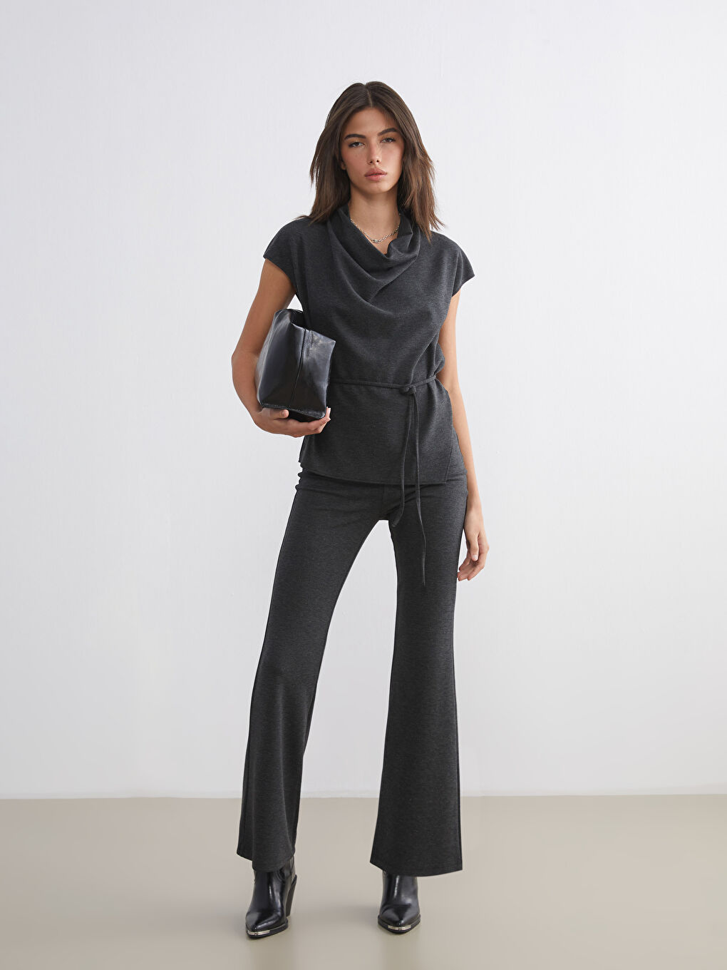 Antrasit Beli Lastikli İspanyol Paça Kadın Pantolon