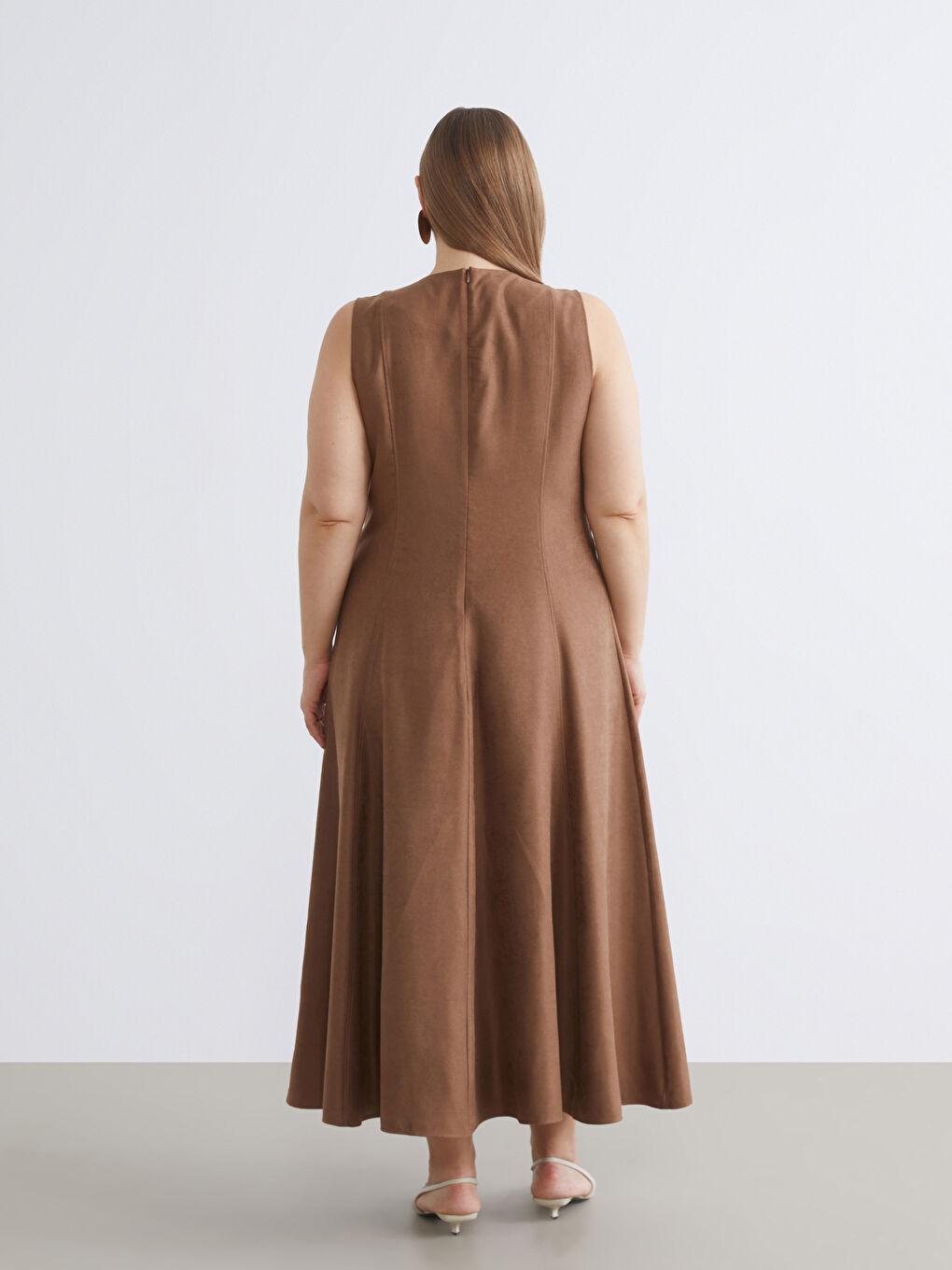 فستان بني امرأة-8