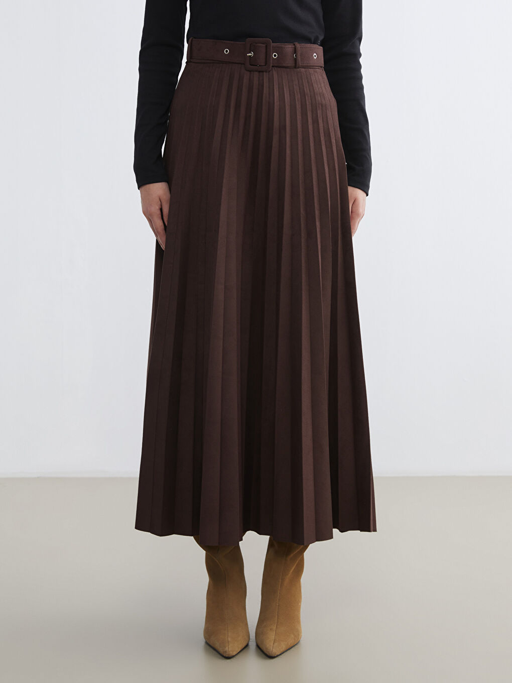 Kahverengi Beli Fermuarlı Süet Görünümlü Pileli Etek-1