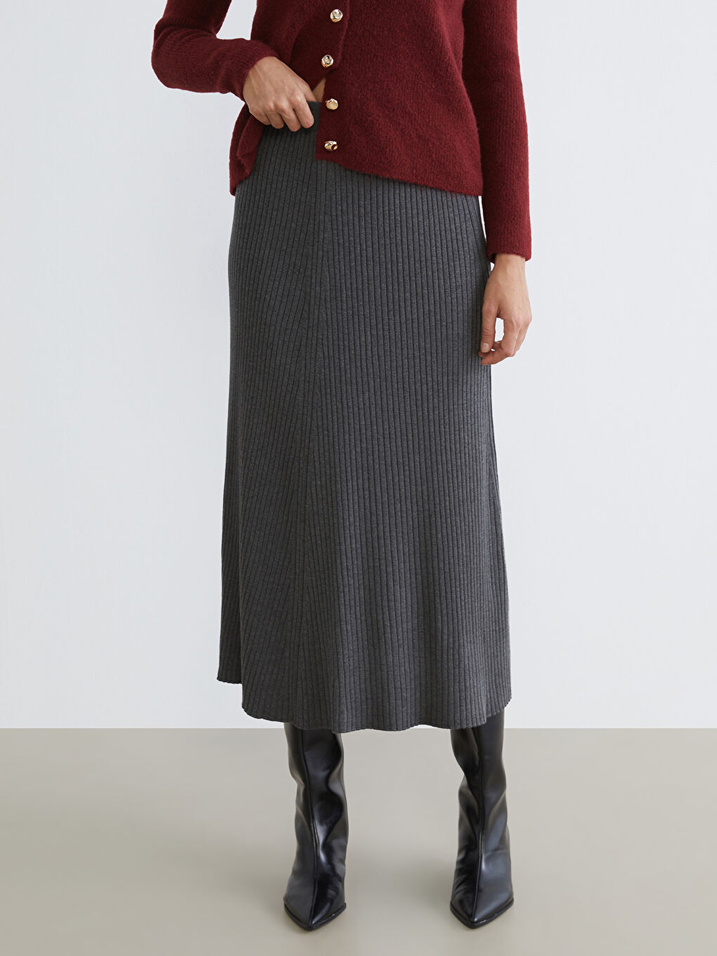 Gri Beli Lastikli Kloş Triko Etek-1