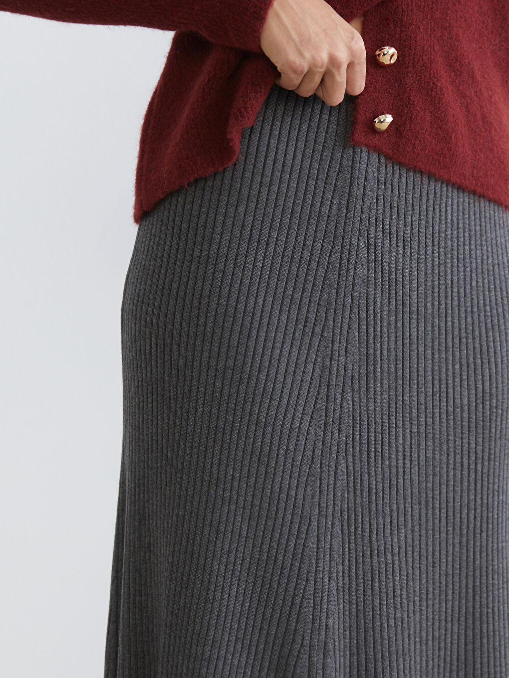 Gri Beli Lastikli Kloş Triko Etek-2