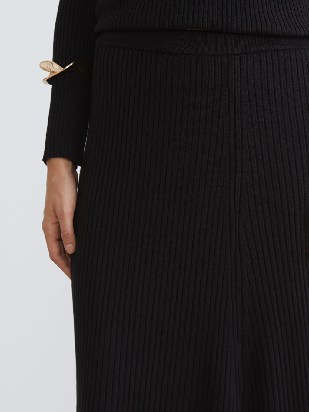 Siyah Beli Lastikli Kloş Triko Etek-2