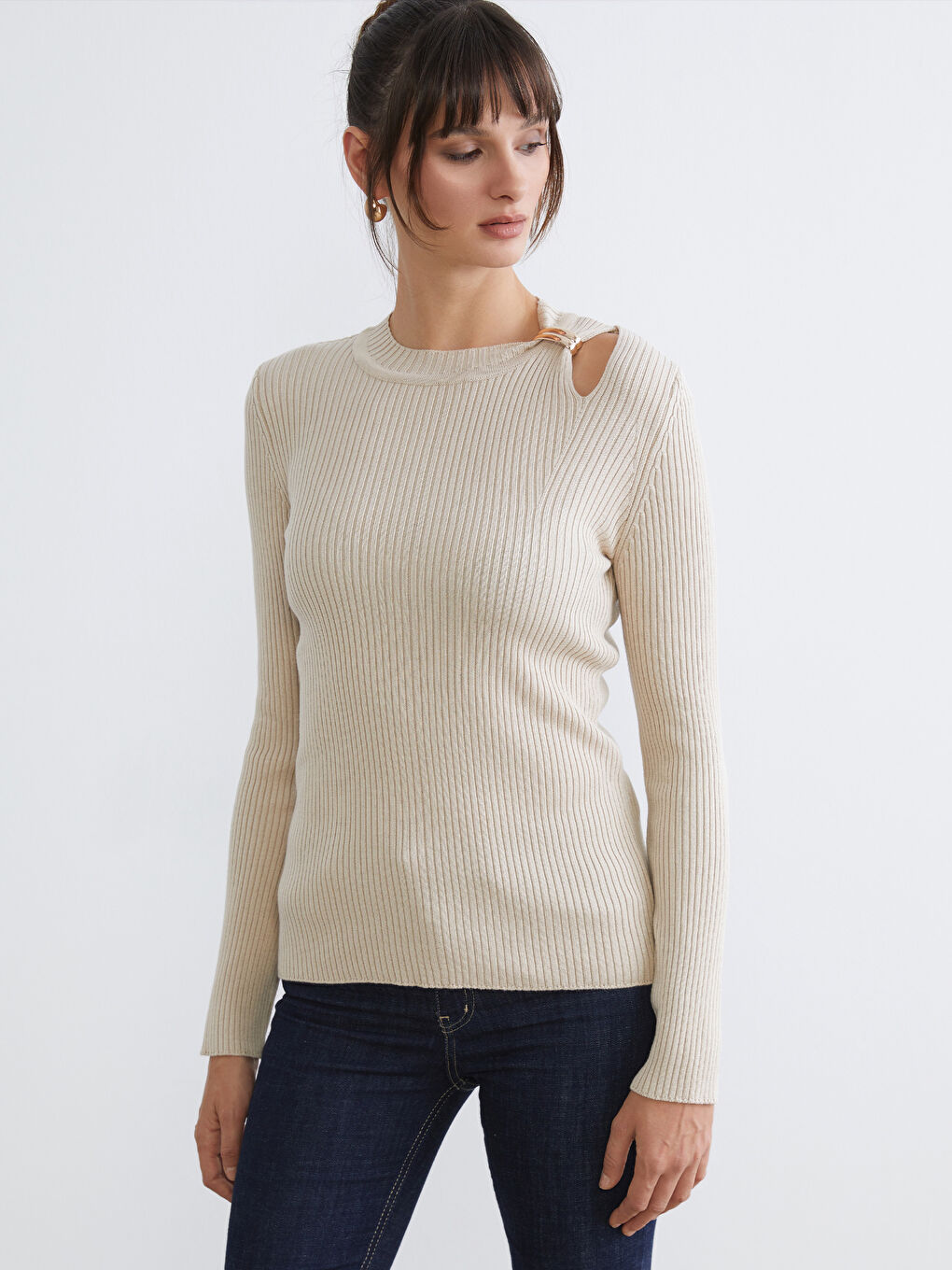 Bej Bisiklet Yaka Büzgülü Kadın Triko Kazak